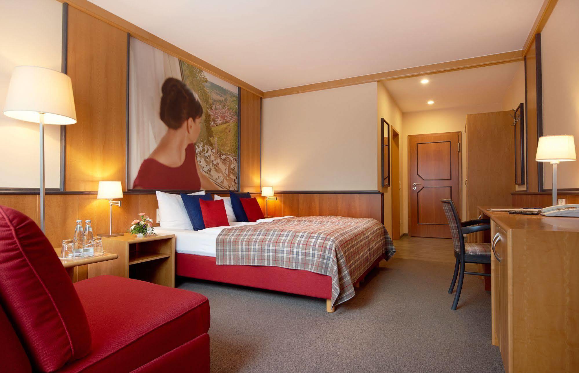 Weinberghotel Edelacker Freyburg Exterior photo